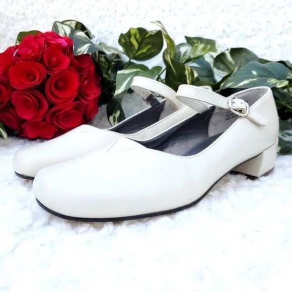 Vintage Cream Mary Jane Shoe Tabbie Style Ballet Coquette Designer - Picture 4 of 10